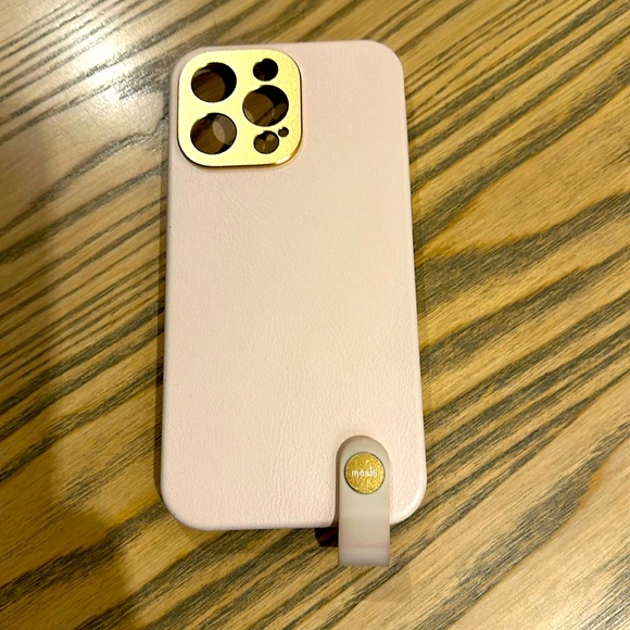 Moshi 14 Pro Max case. Good condition. Excellent price. - Picture 2 of 6